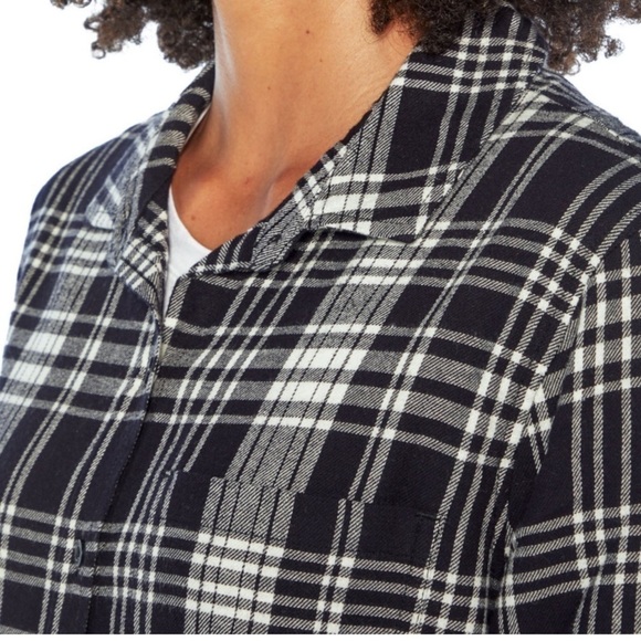 Gap Ladies Boyfriend Black Plaid Relaxed Fit Flannel Shirt size large - Picture 4 of 6